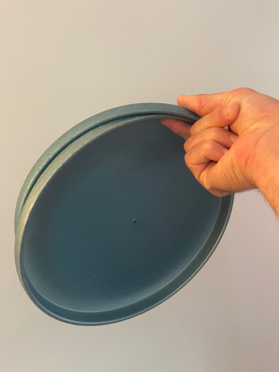 Double-stacked disc grip